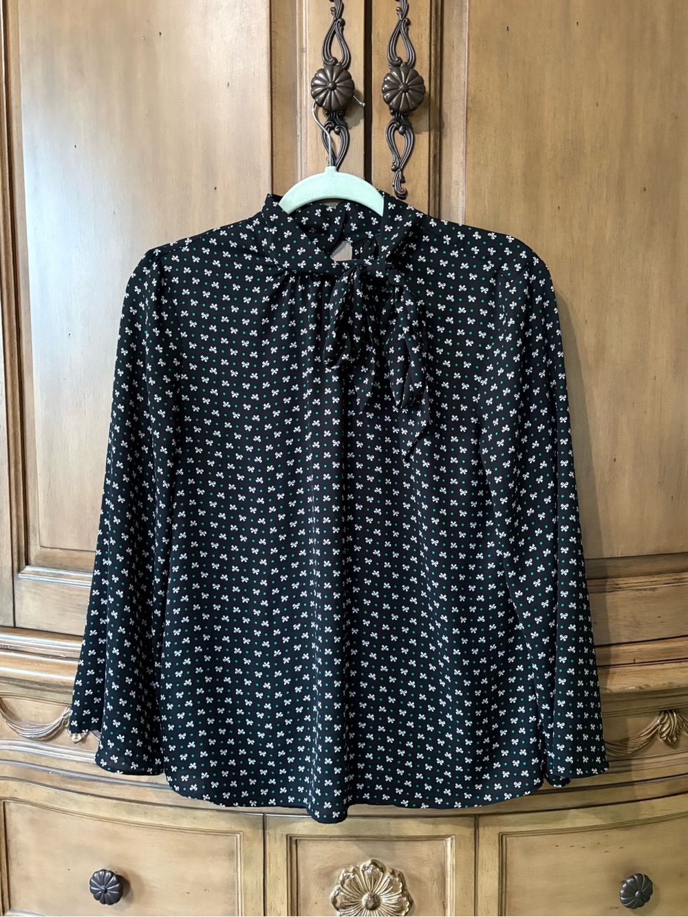 Ann Taylor Factory - XS - Black Bow Print High Neck Top